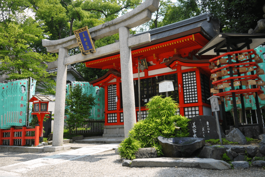 八坂神社で着物レンタル