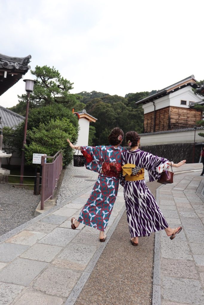 二年坂でレトロな浴衣レンタル