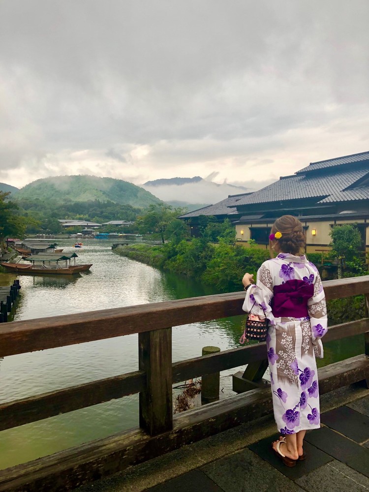 嵐山で浴衣レンタルをして渡月橋観光