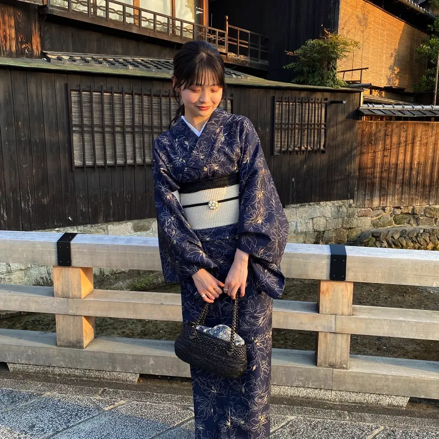 オシャレな洋服のような柄の着物がおすすめ！（パターン3）