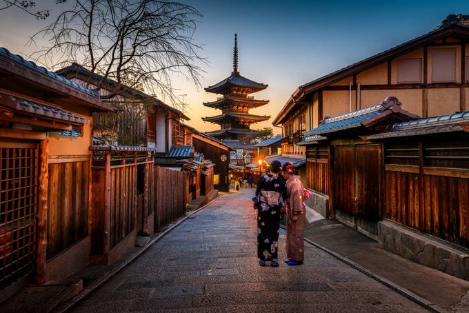 17時-鴨川で夕日と着物で写真映え